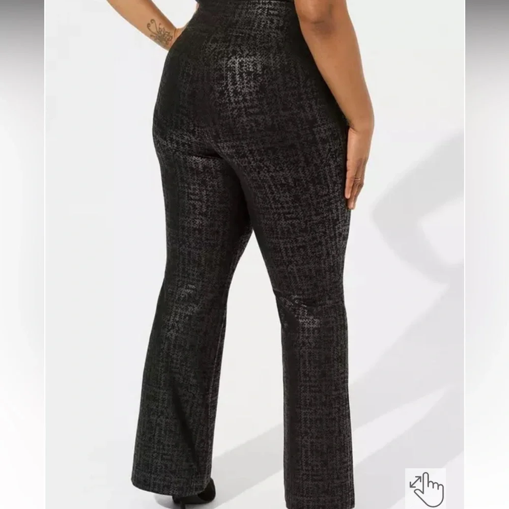 Torrid Textured Black Wide Leg Pants - Picture 4 of 9